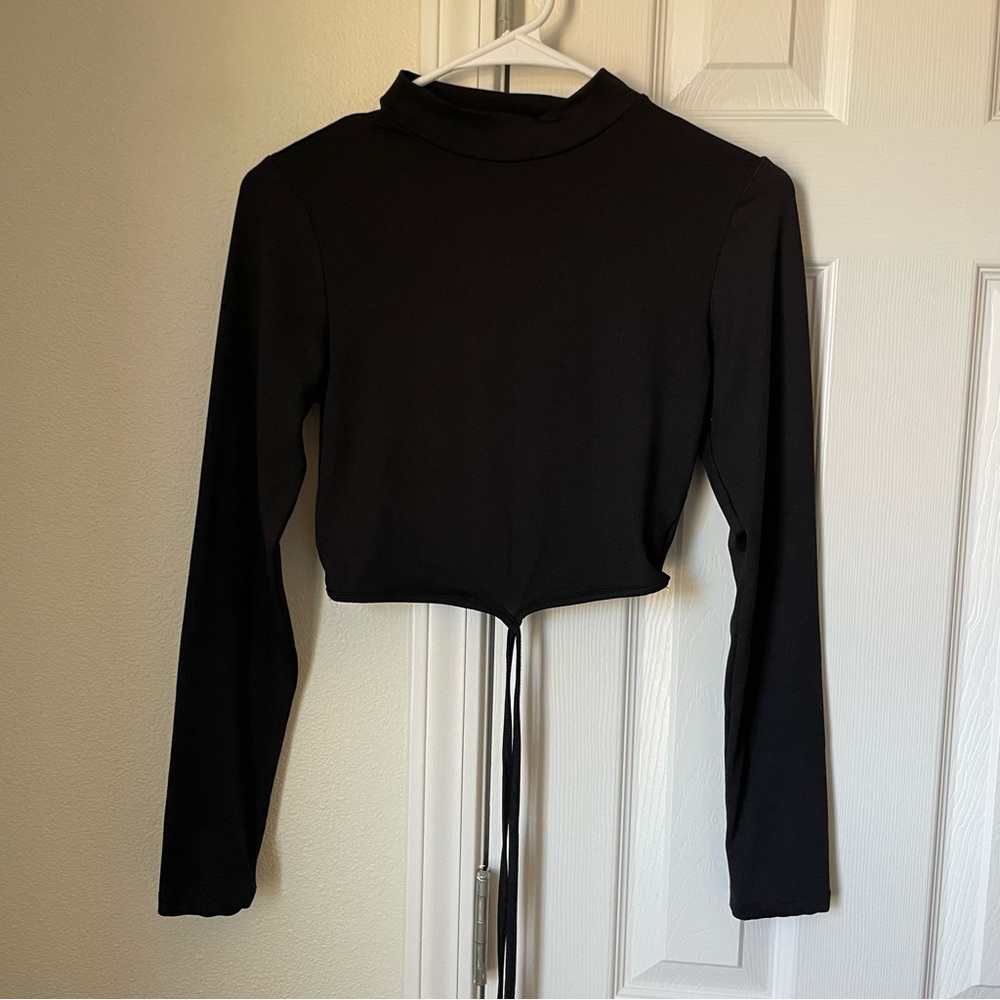 Black Long Sleeve Crop Top